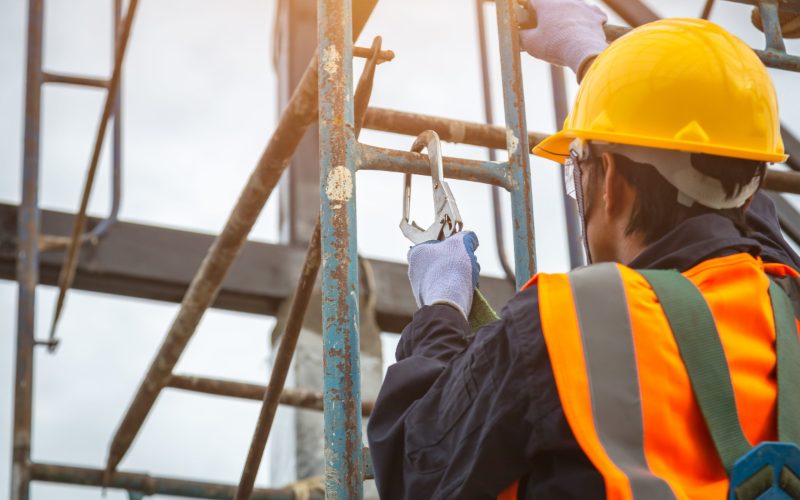 Những nguyên tắc an toàn lao động khi làm việc trên cao